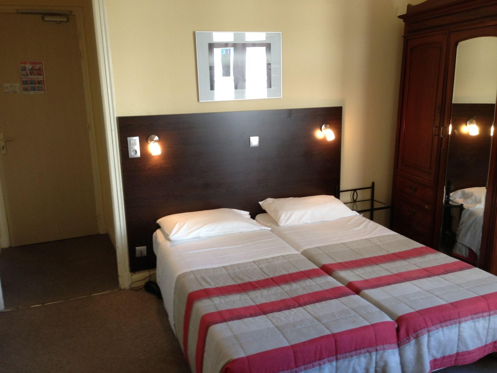Hotel Savoy Juan-les-Pins Bagian luar foto