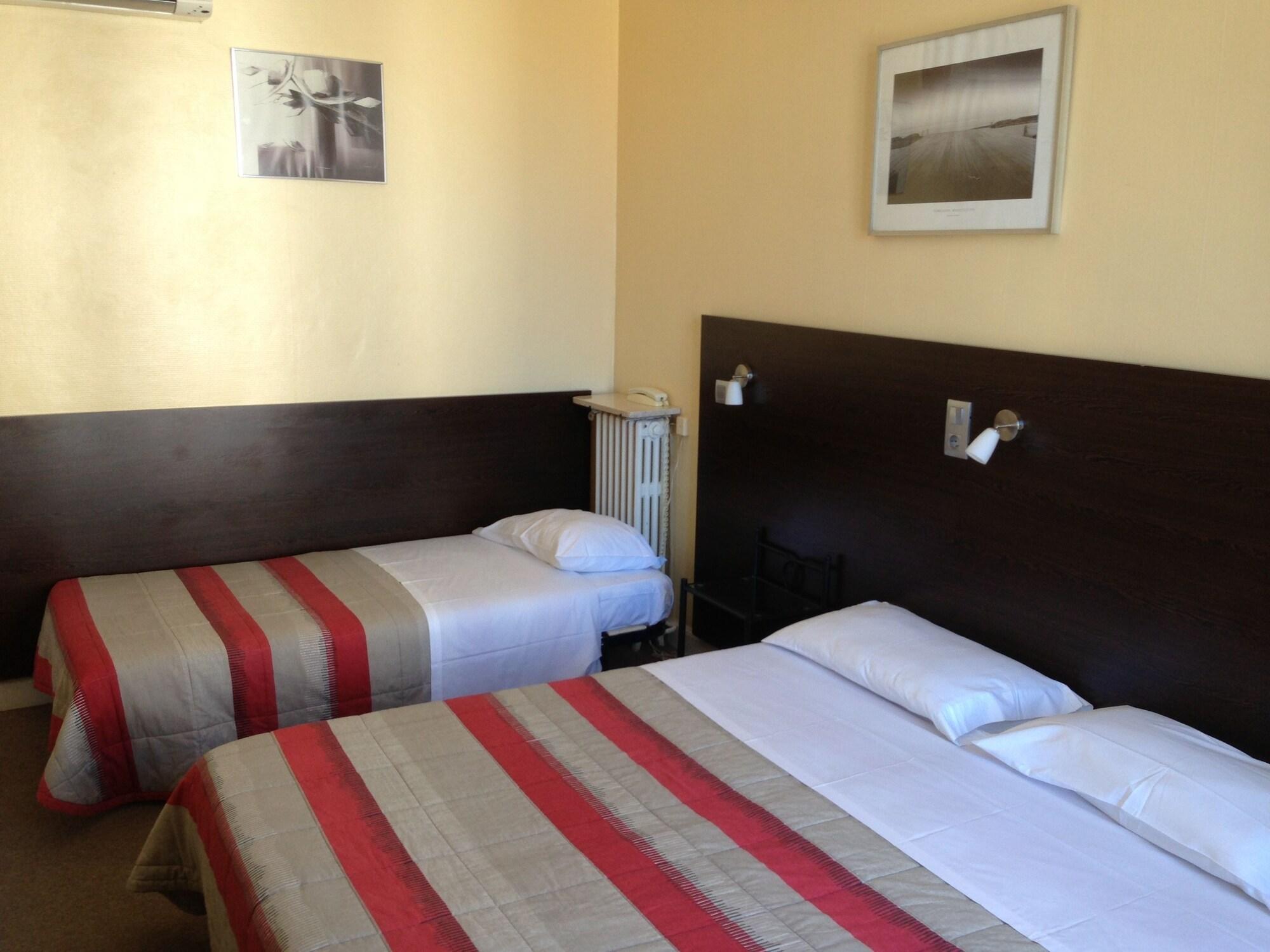 Hotel Savoy Juan-les-Pins Bagian luar foto