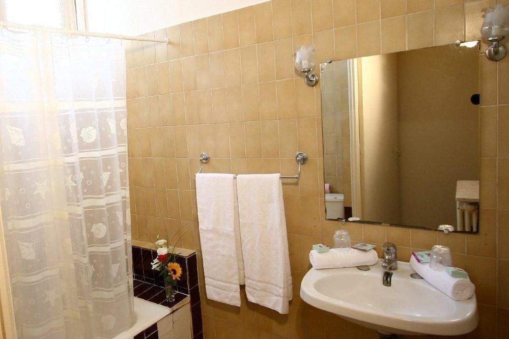 Hotel Savoy Juan-les-Pins Bagian luar foto