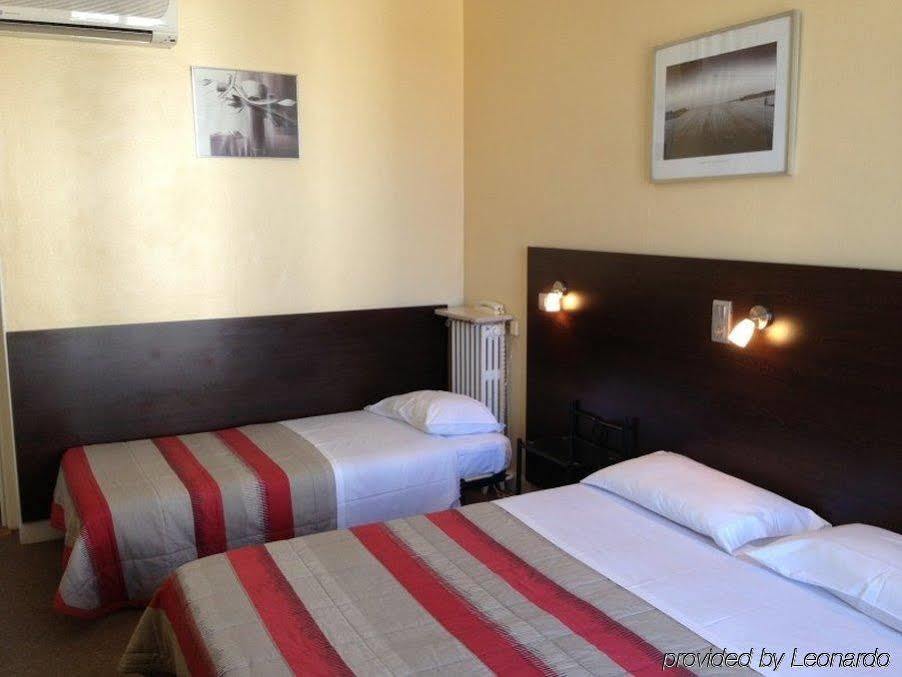 Hotel Savoy Juan-les-Pins Bagian luar foto