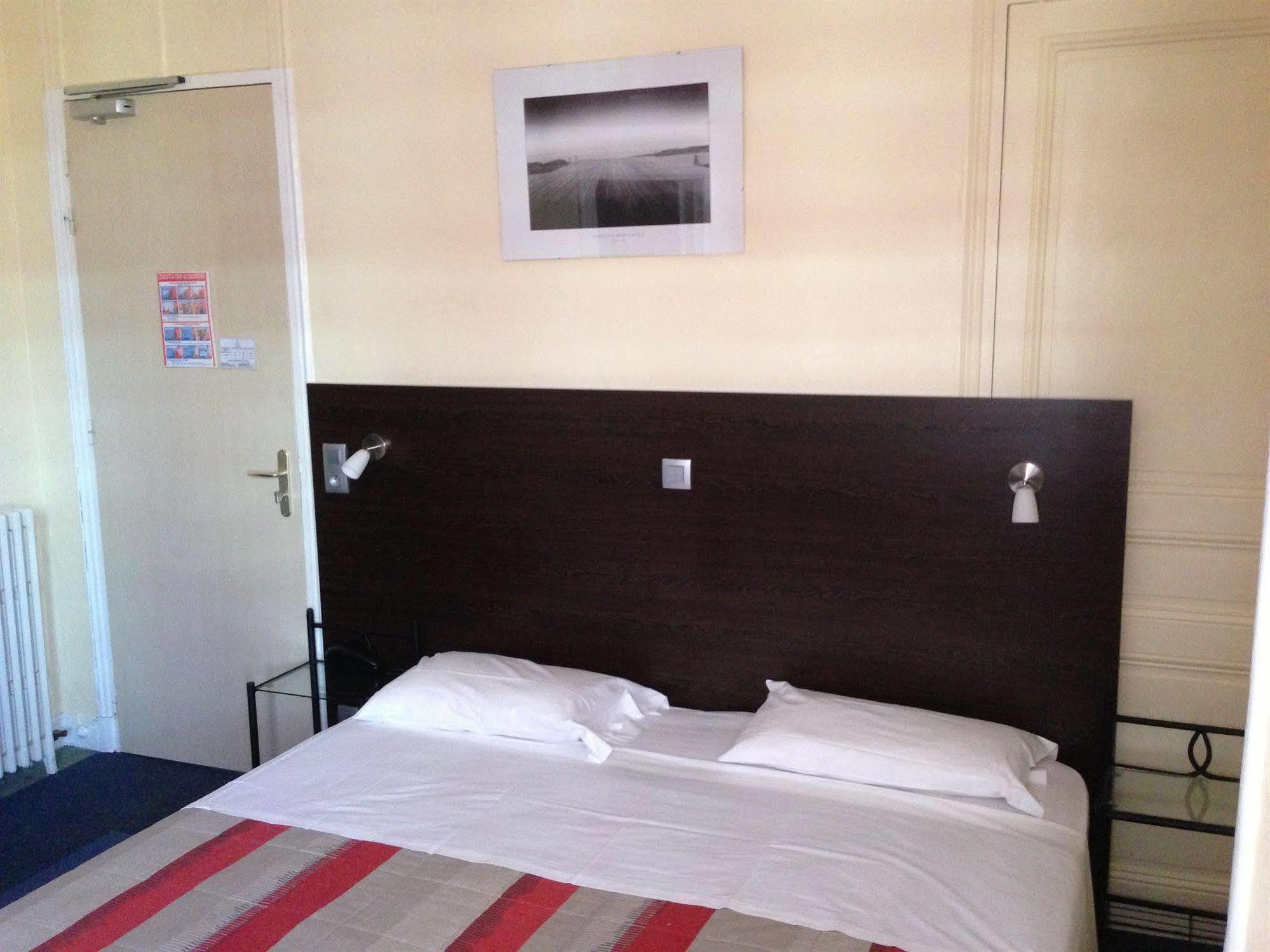 Hotel Savoy Juan-les-Pins Bagian luar foto