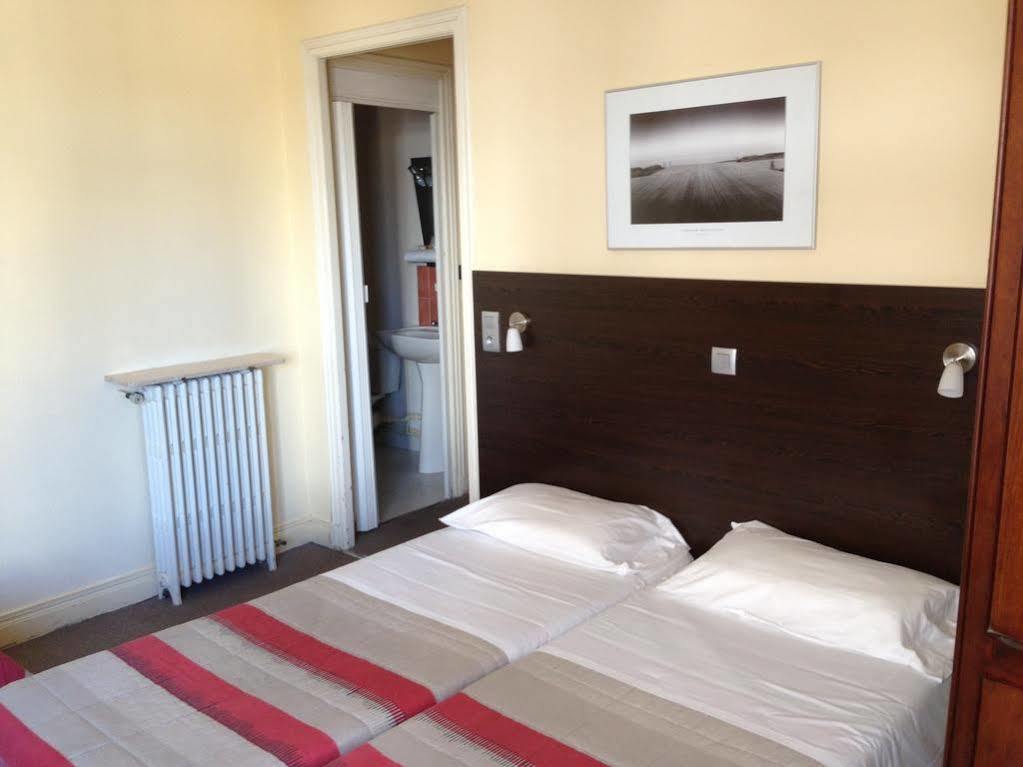 Hotel Savoy Juan-les-Pins Bagian luar foto