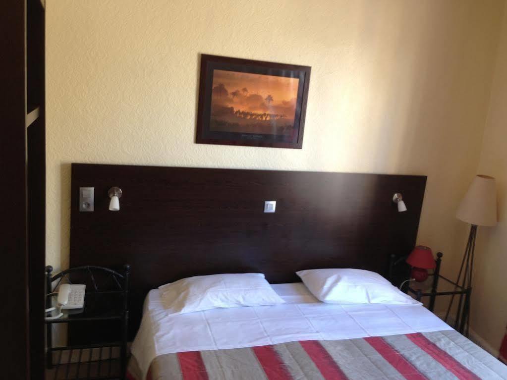 Hotel Savoy Juan-les-Pins Bagian luar foto