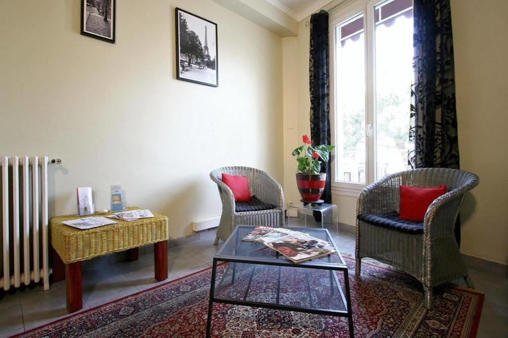 Hotel Savoy Juan-les-Pins Bagian luar foto
